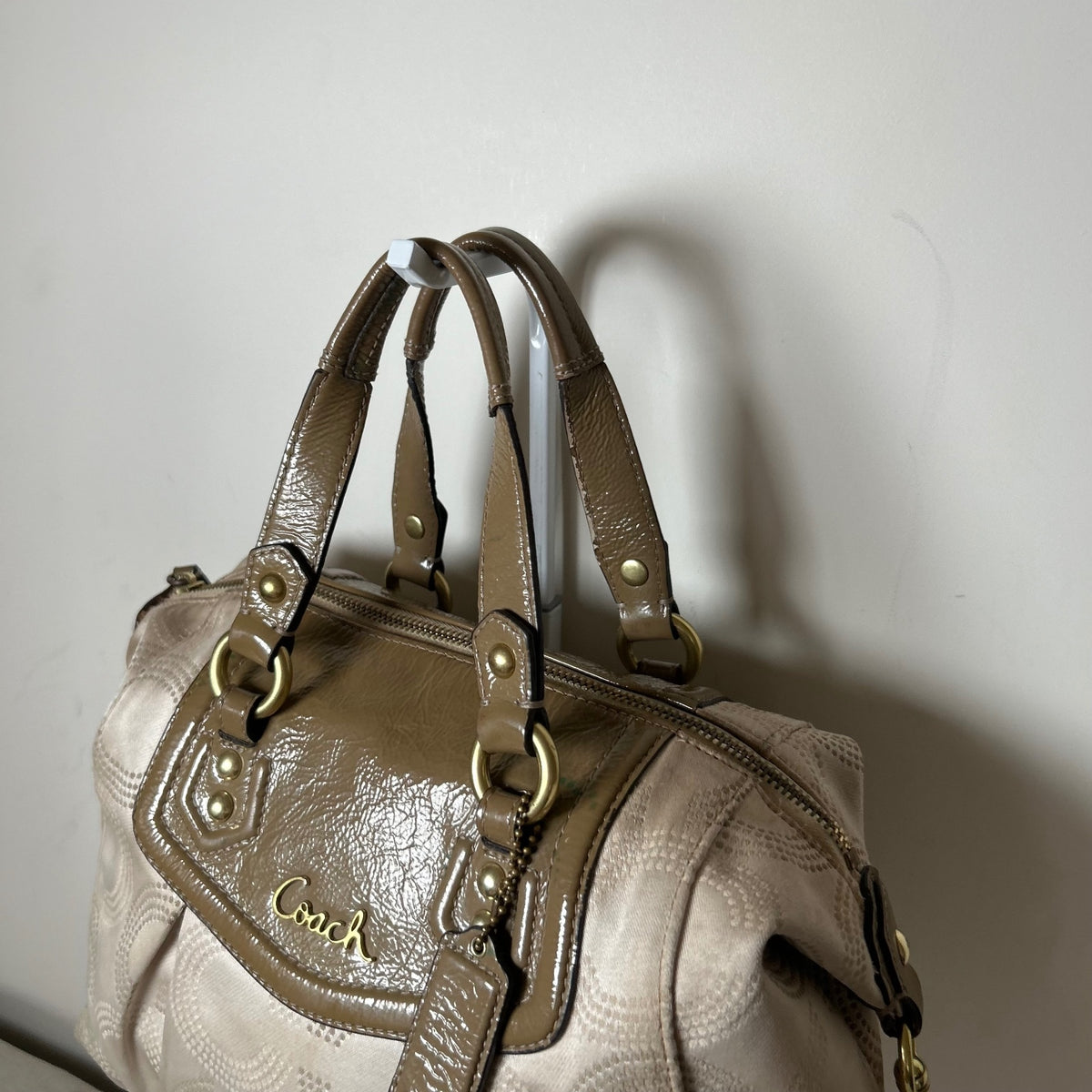 Coach Ashley Beige Signature Monogram Handbag Shoulder Bag A1394-F20027