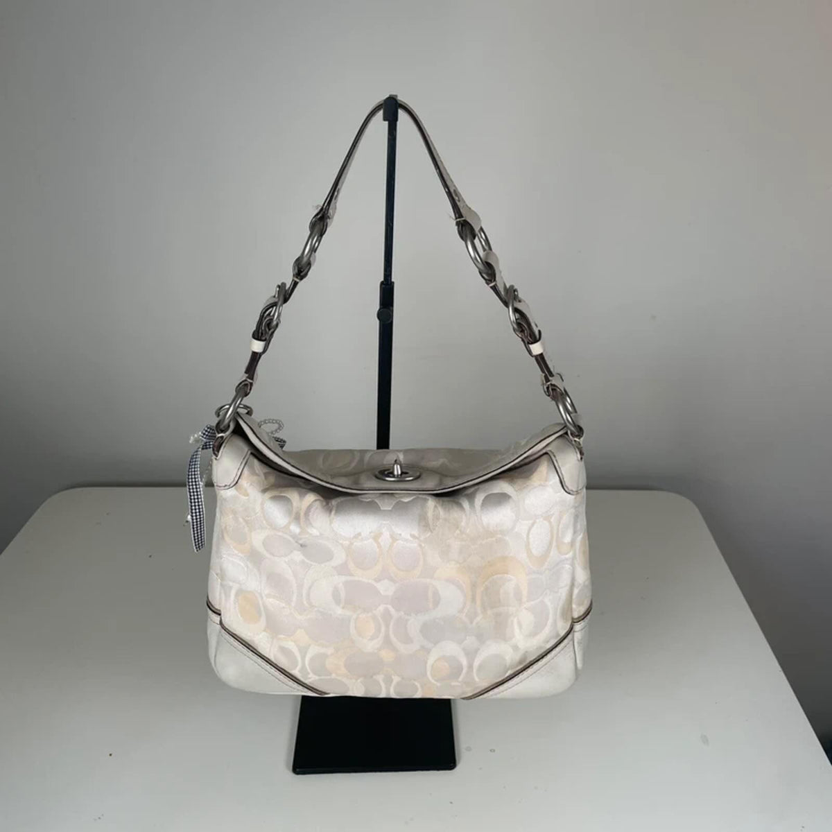 Coach Chelsea Optic Ivory Beige Turn lock Shoulder Bag D06K-10142