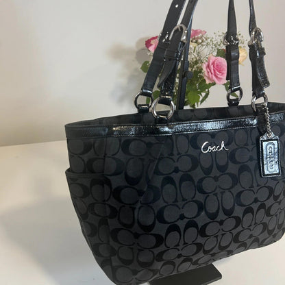 Vintage Black Signature Canvas Pleated Gallery Coach Bag D1160-F17726