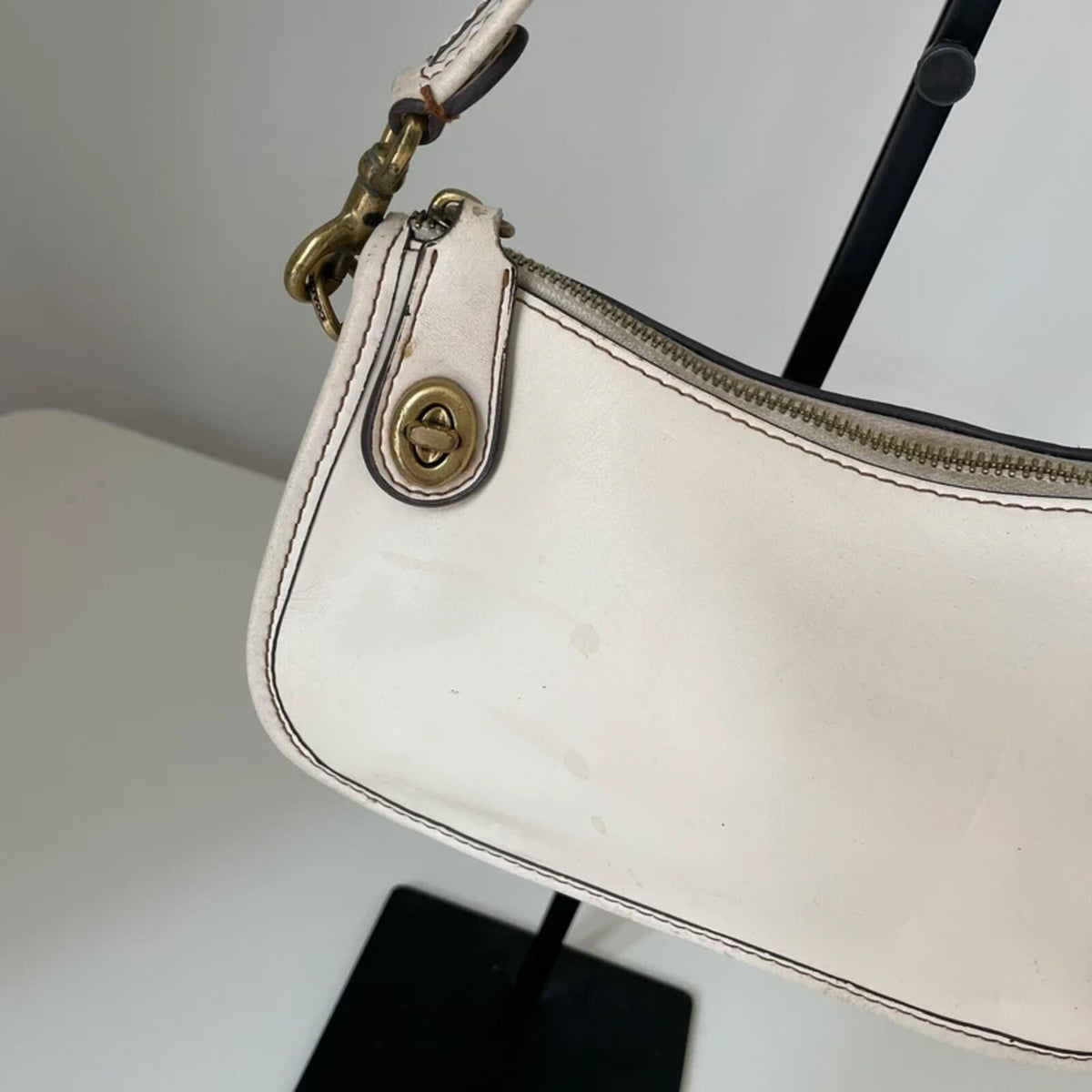 Coach White Leather Swinger Shoulder Bag M2048-C0638