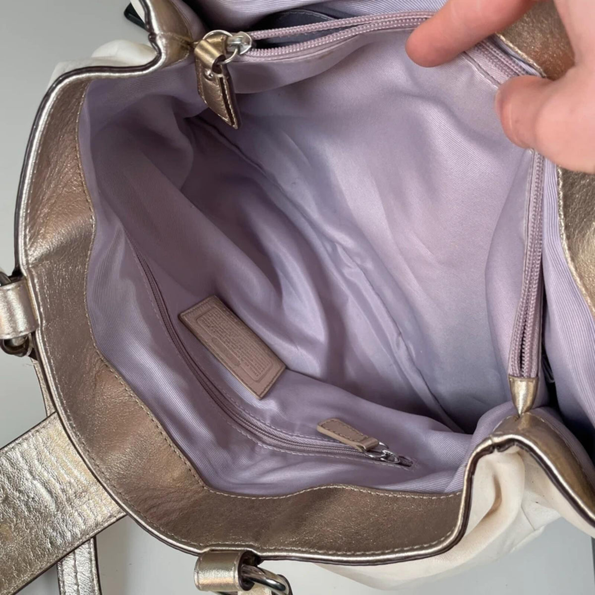 Coach White Leather Shoulder Bag Silver Buckle G1175-F18751