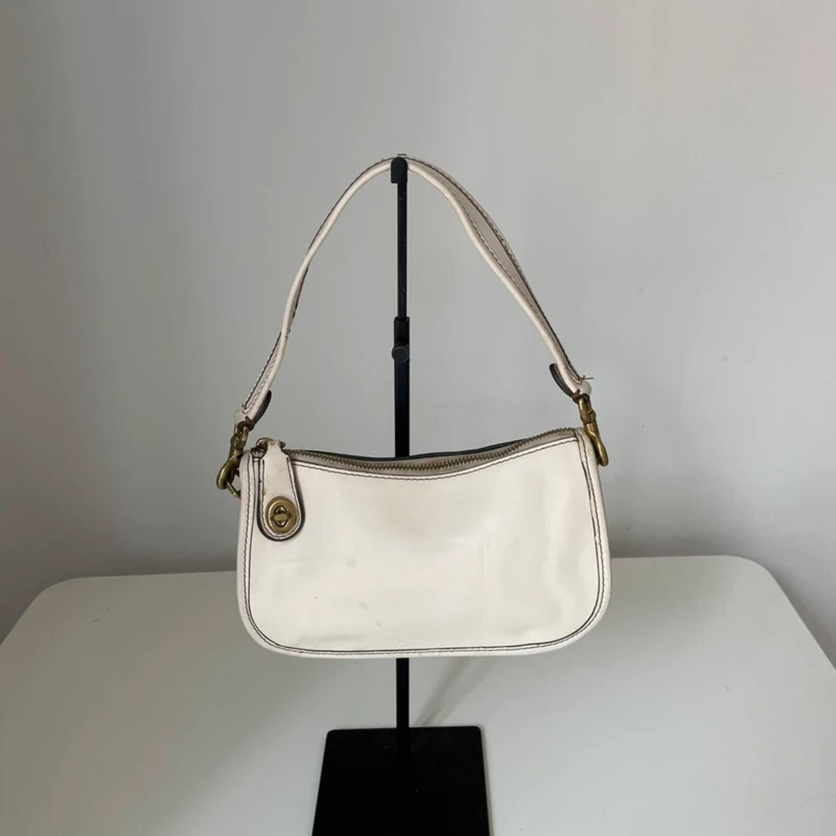 Coach White Leather Swinger Shoulder Bag M2048-C0638