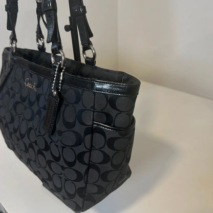 Vintage Black Signature Canvas Pleated Gallery Coach Bag D1160-F17726