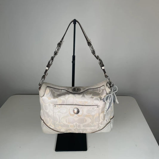 Coach Chelsea Optic Ivory Beige Turn lock Shoulder Bag D06K-10142