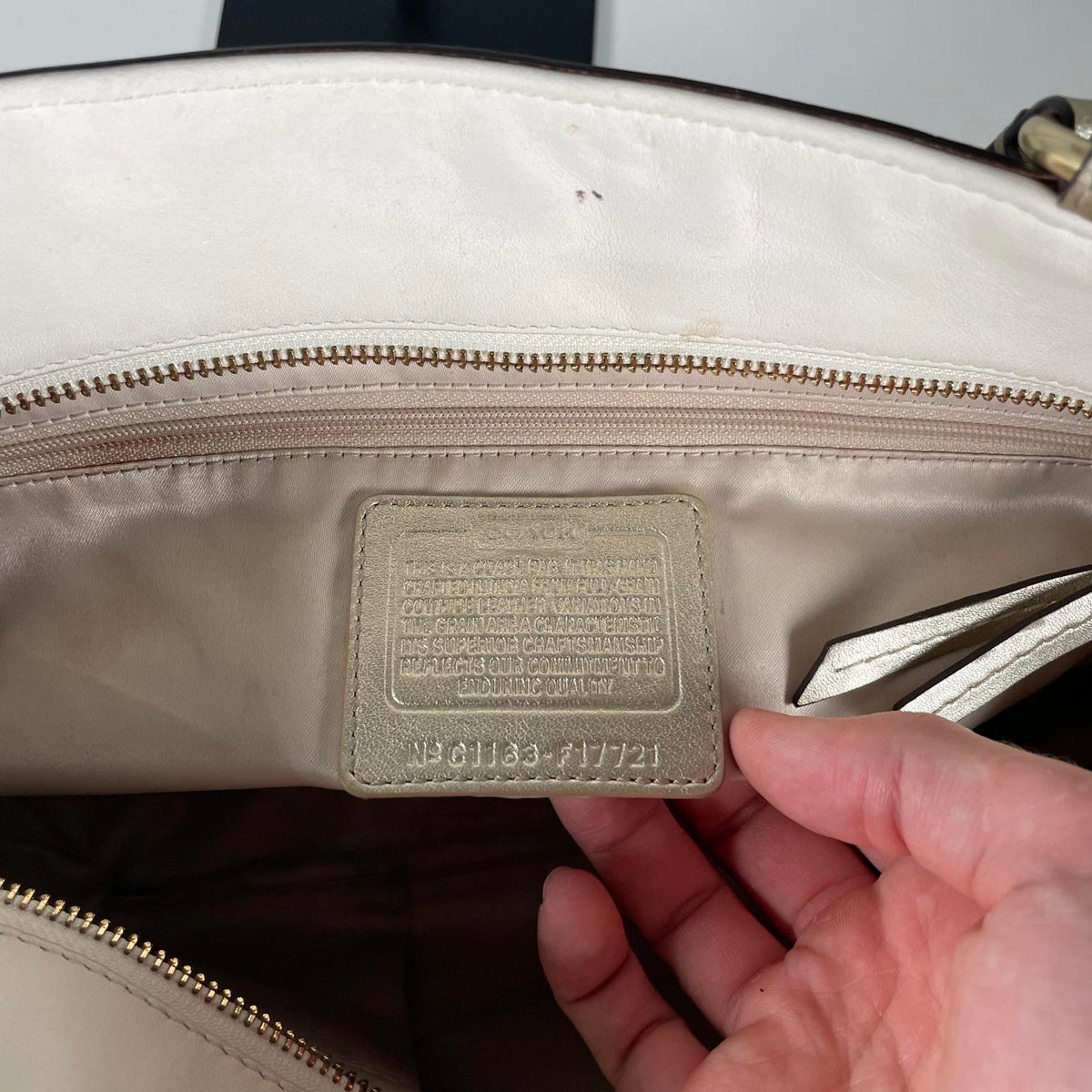 Coach White Leather Shoulder Bag C1163-F17721