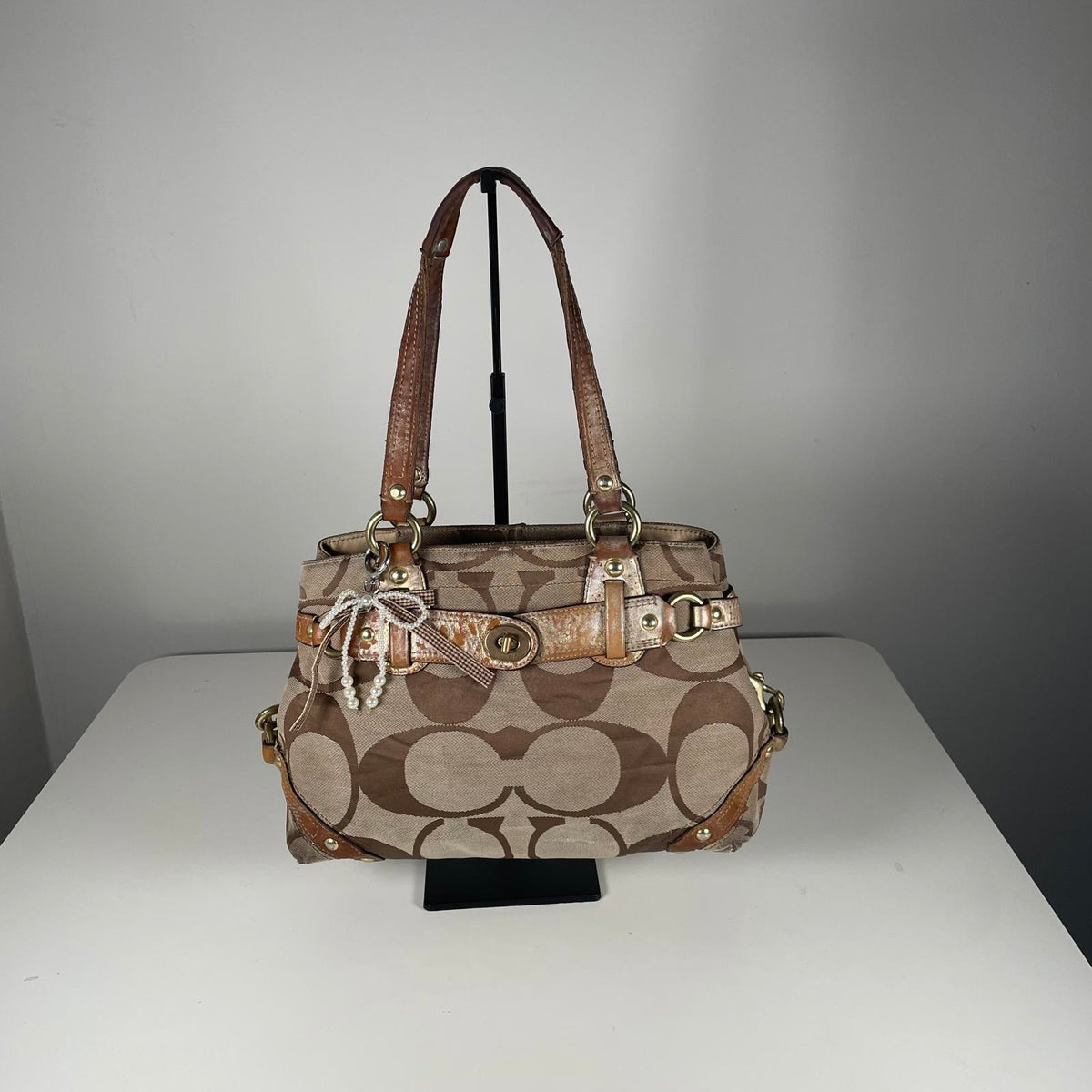 Beige Monogram C Turnlock Shoulder Bag J0873-13237