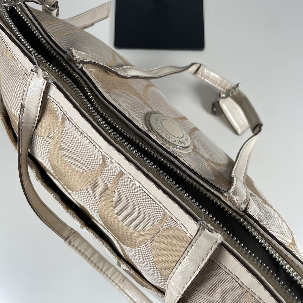 Coach Beige Signature Monogram Tote Shoulder Bag Handbag Purse Y2K K1281-F19046