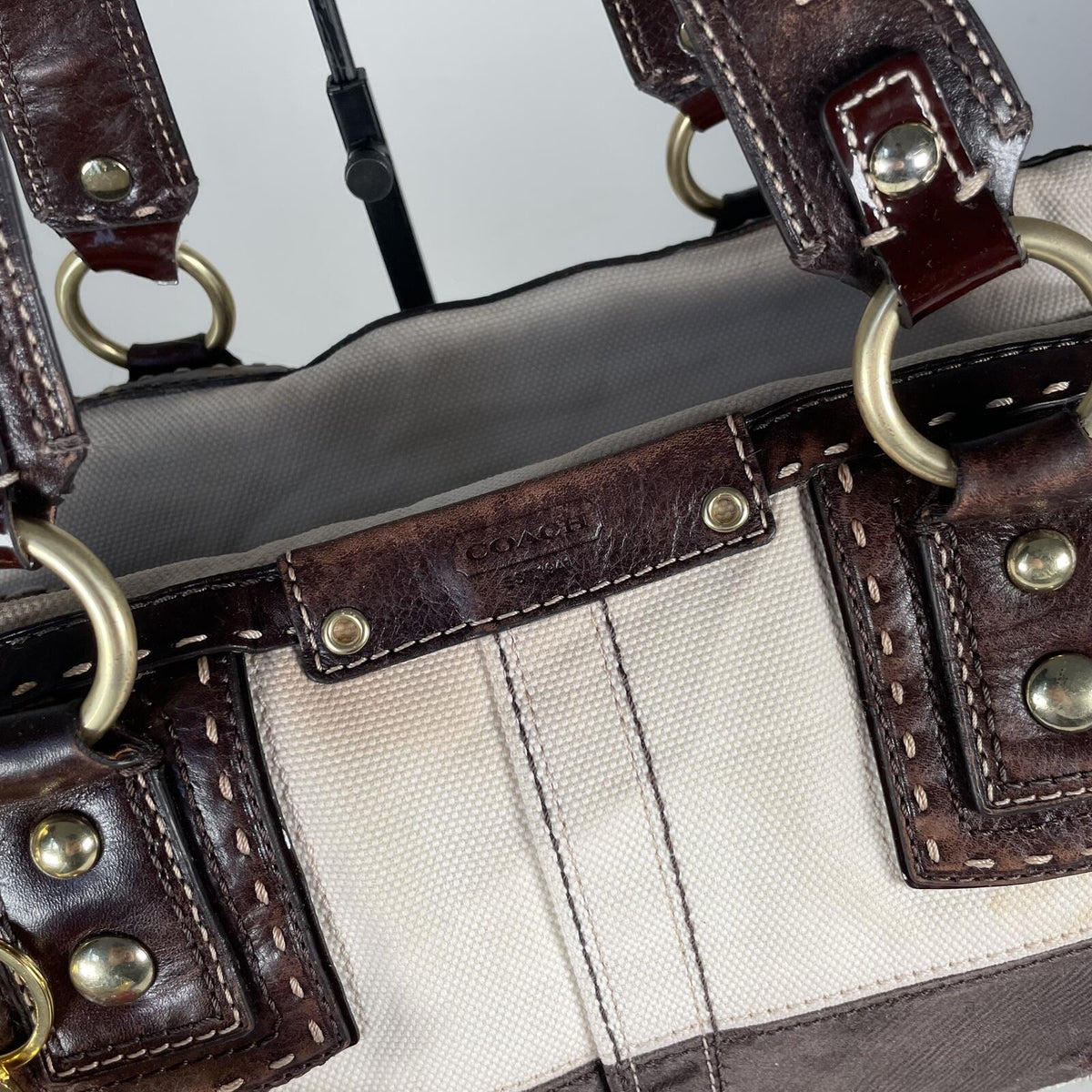 Coach Mahogany Beige Canvas Leather Shoulder Bag Gold Hardware Y2K L0669-10369