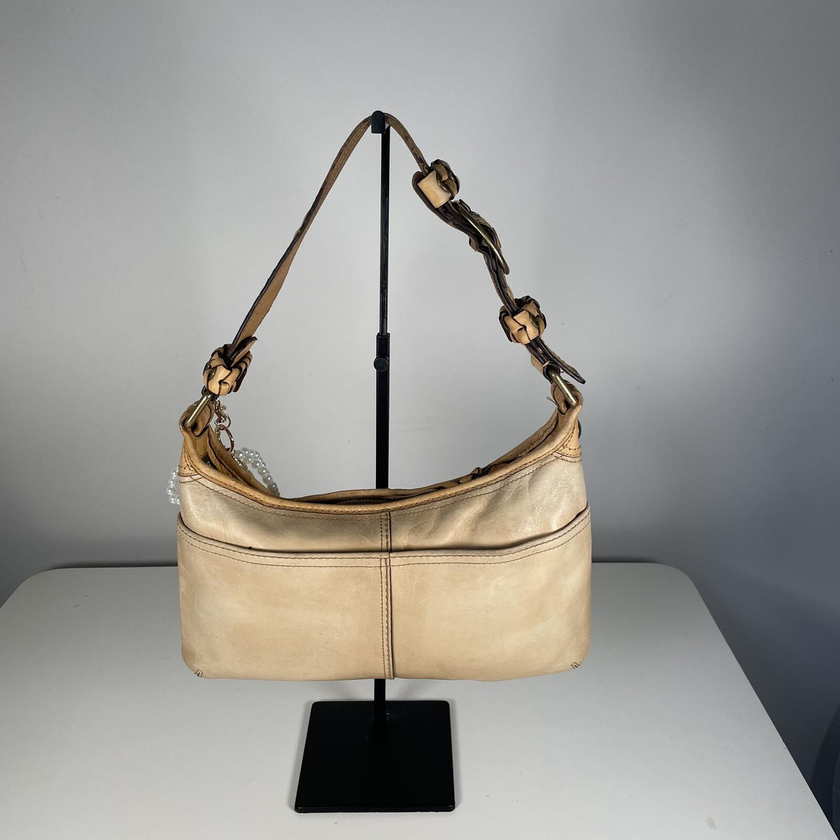 Coach Beige Leather Shoulder Bag Plaid Lining J0769-11416