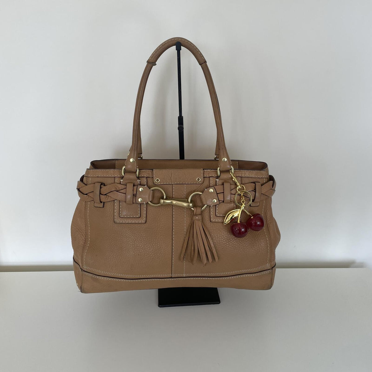 Coach Pebbled Leather Hampton Shoulder Bag Beige/Brown J0693-10529