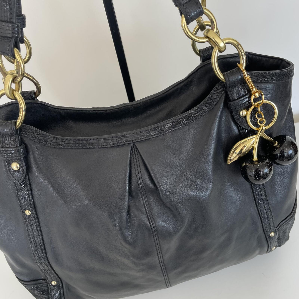 Coach Black Leather Shoulder Bag K1275-F20812