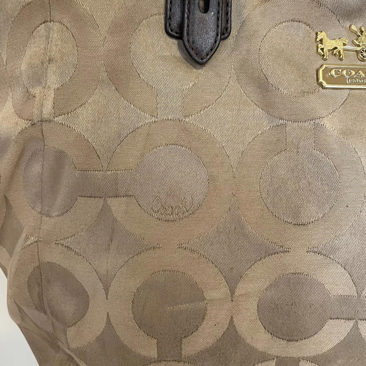 Coach Signature C Gold Beige Shoulder Bag E1082-15758