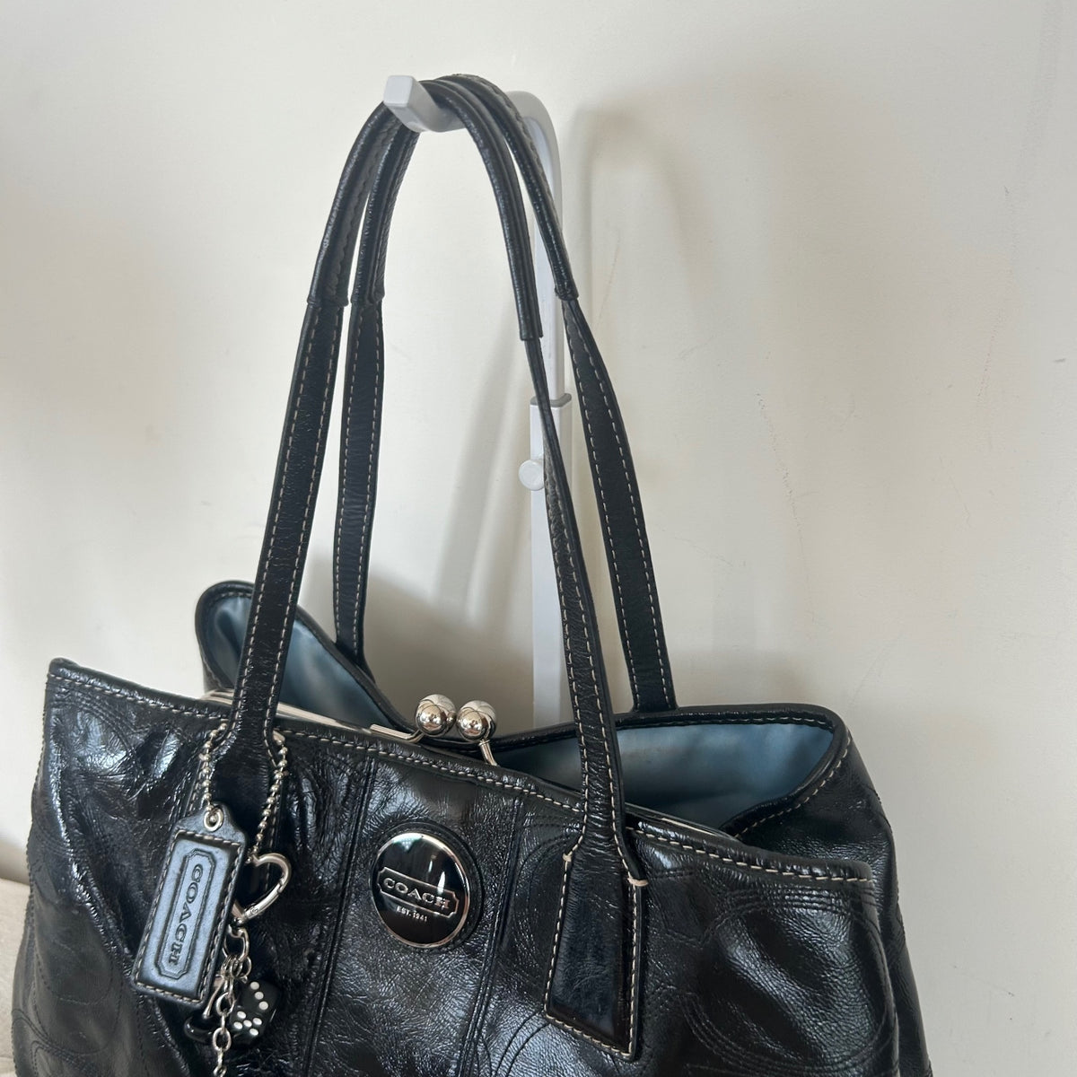 Coach Black Patent 3 Compartment Shoulder Bag Kisslock Middle E1182-F15653