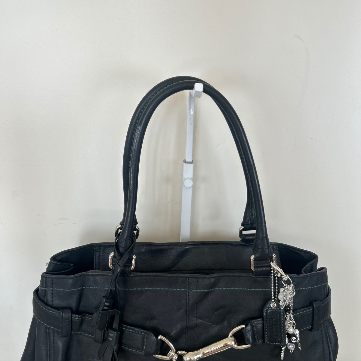 Coach Black Leather Silver Clip Hampton Shoulder Bag M050-8A71