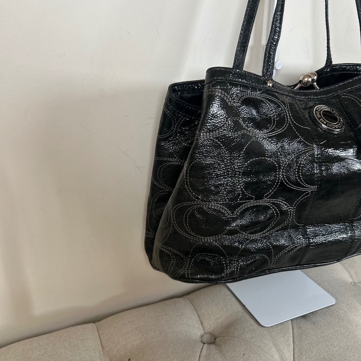 Coach Black Patent Leather 3 Compartment Kisslock Shoulder Bag J1276-F19215