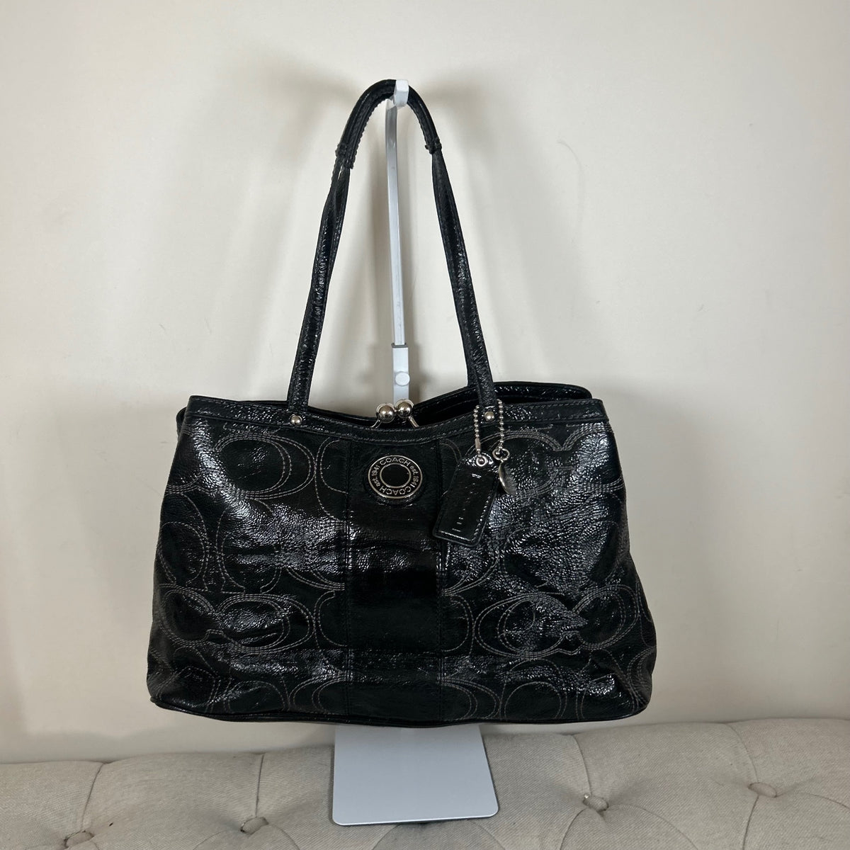 Coach Black Patent Leather 3 Compartment Kisslock Shoulder Bag J1276-F19215