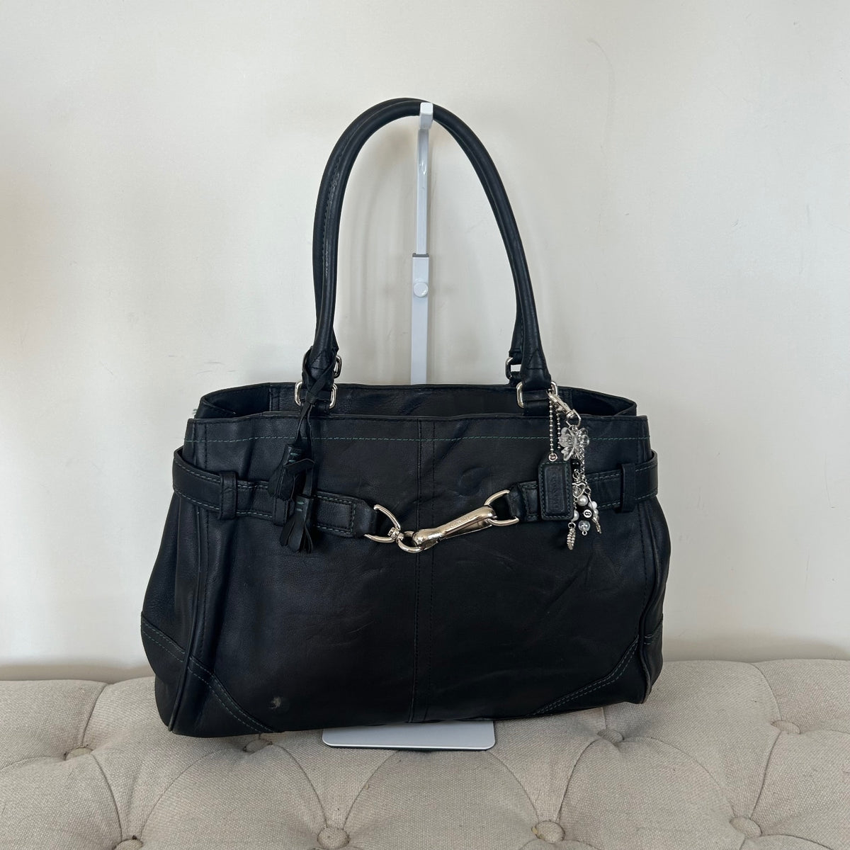 Coach Black Leather Silver Clip Hampton Shoulder Bag M050-8A71