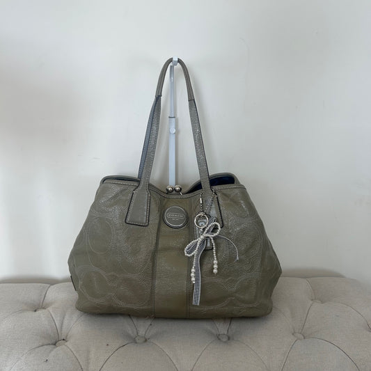 Coach Green Patent Kisslock 3 Compartment Shoulder Bag E1182-F15658