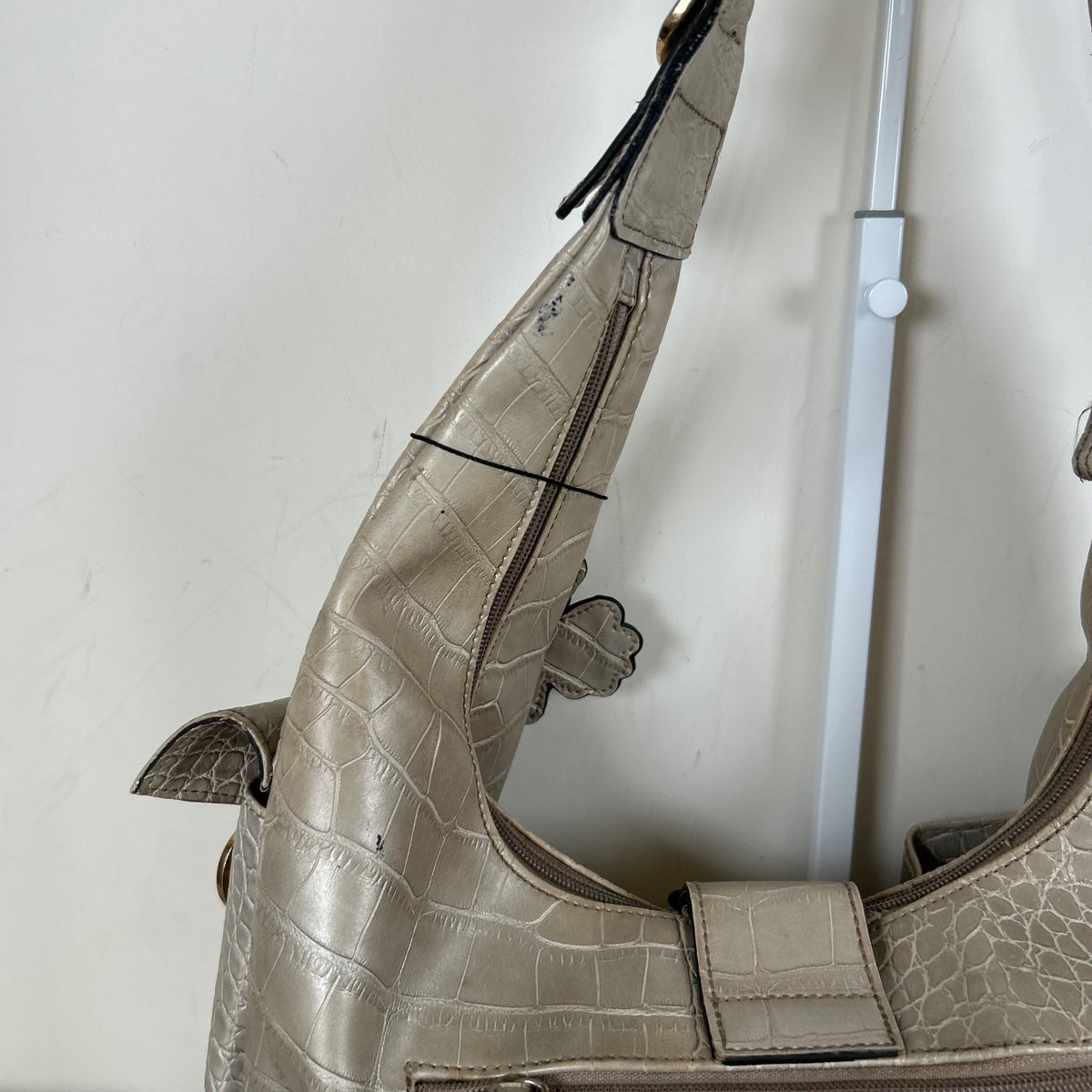 Vintage Y2K Guess Silver Snakeskin Patent Leather Hobo Shoulder Bag