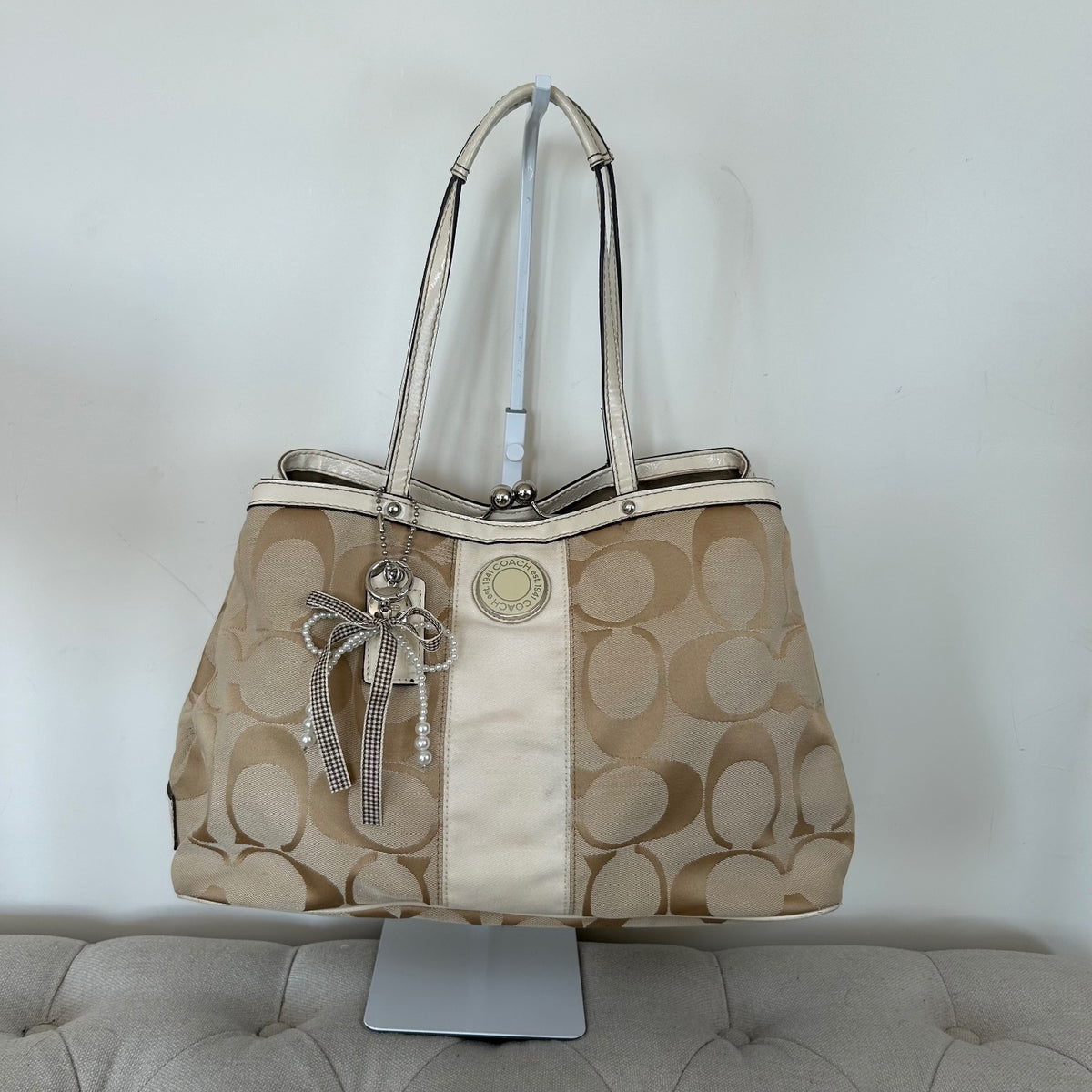 Coach Beige Monogram Kisslock 3 Compartment Shoulder Bag B1273-F19190