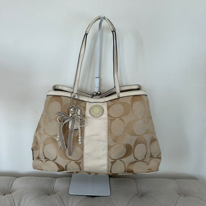 Coach Beige Monogram Kisslock 3 Compartment Shoulder Bag B1273-F19190