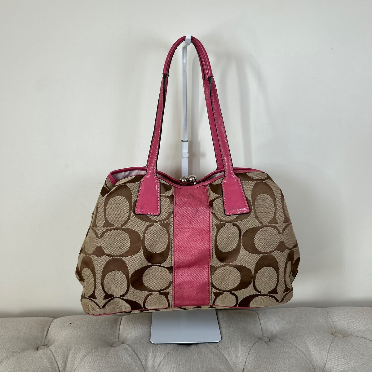Coach Beige Pink Stripe 3 Compartment Kisslock Shoulder Bag B1171-F17424