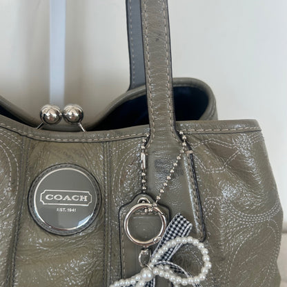 Coach Green Patent Kisslock 3 Compartment Shoulder Bag E1182-F15658