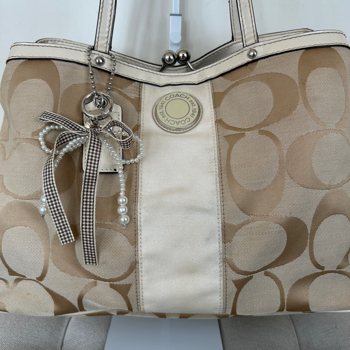 Coach Beige Monogram Kisslock 3 Compartment Shoulder Bag B1273-F19190