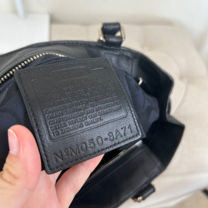 Coach Black Leather Silver Clip Hampton Shoulder Bag M050-8A71