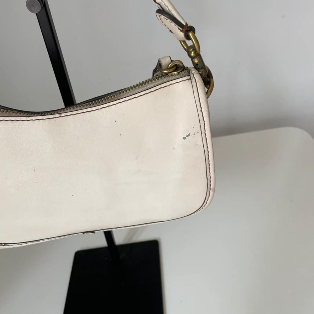 Coach White Leather Swinger Shoulder Bag M2048-C0638