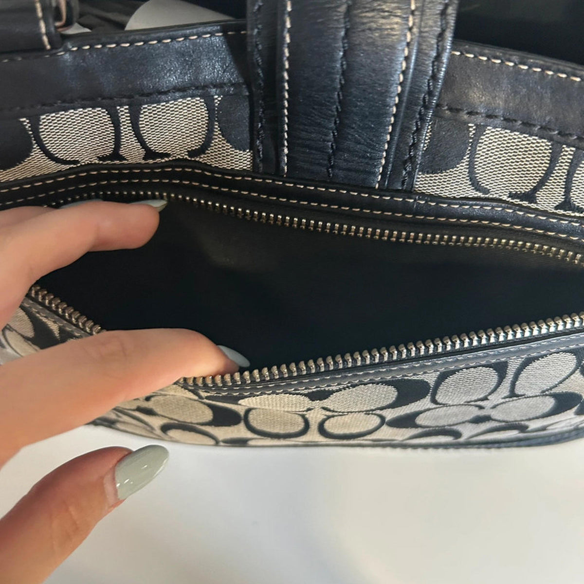 Coach Black Signature Leather and Canvas Hampton Tote G0851-F12642